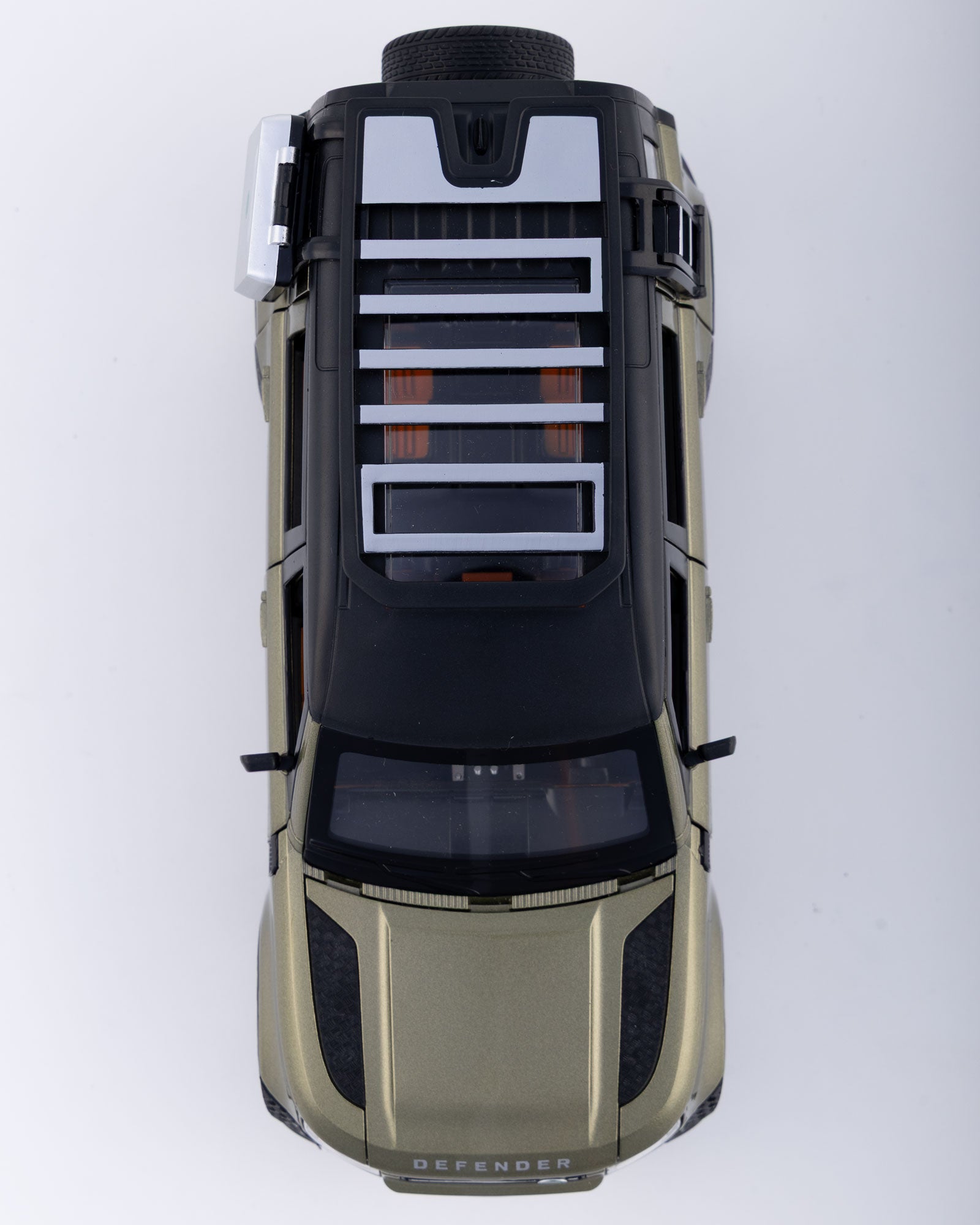 Land Rover Defender Diecast Green Car 1:24 Scale - Ignition Prime