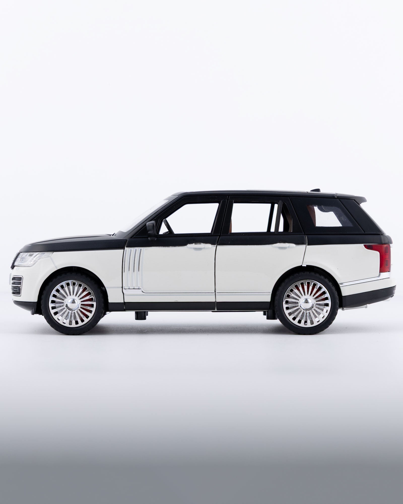 Range Rover L405 Diecast White Car 1:24 Scale - Ignition Prime