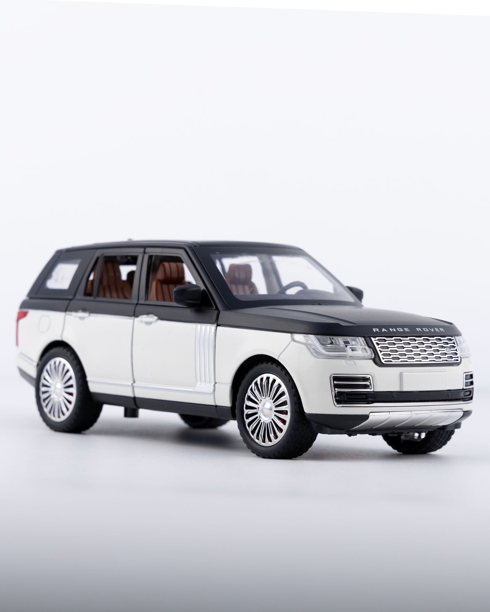 Range Rover L405 Diecast White Car 1:24 Scale - Ignition Prime