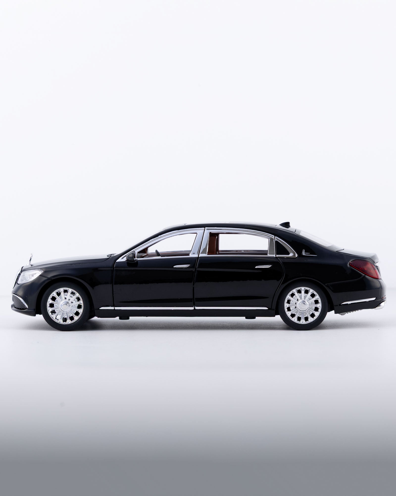 Mercedes-Benz E300eL Diecast Black Car 1:24 Scale - Ignition Prime