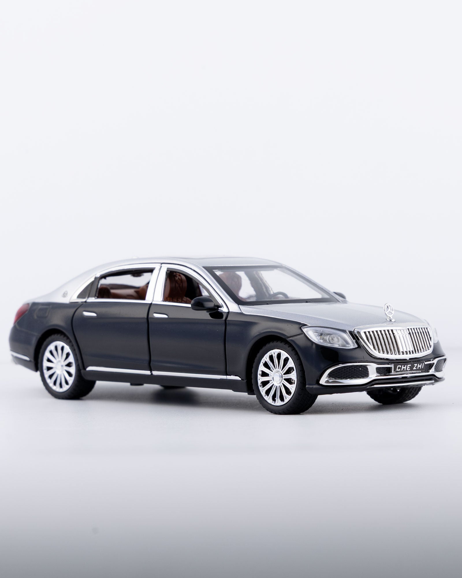 Mercedes-Maybach S600 Diecast Black Car 1:24 Scale - Ignition Prime