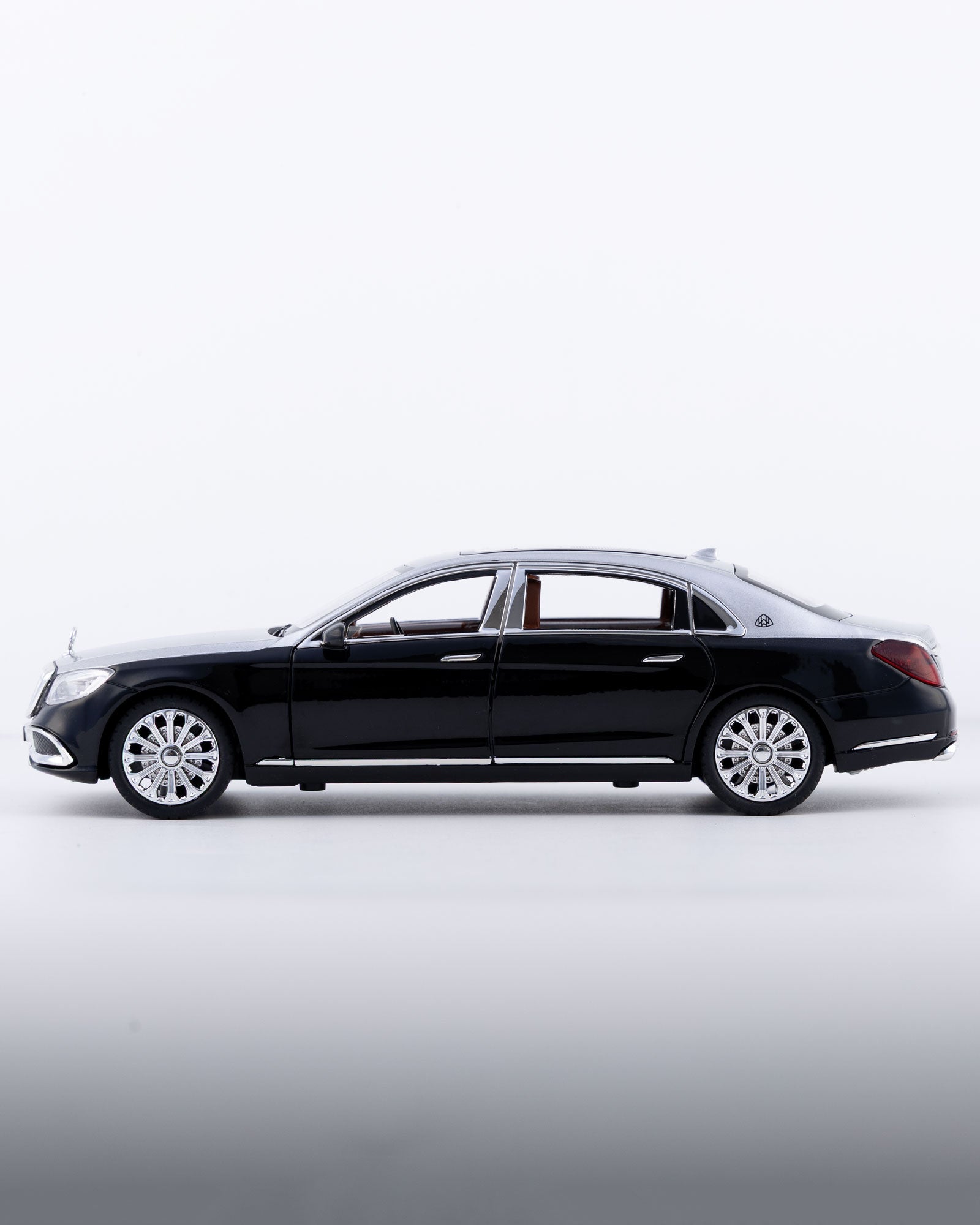 Mercedes-Maybach S600 Diecast Black Car 1:24 Scale - Ignition Prime
