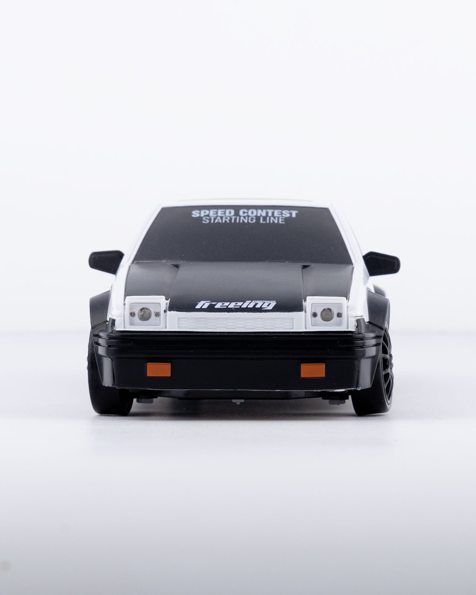 White & Black Editions with Remote & Accessories Car 1:24 Scale - Ignition Prime