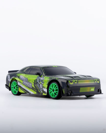 Ghost Arrive Green Edition with Remote & Accessories Car 1:24 Scale - Ignition Prime