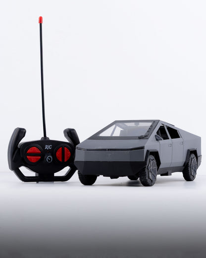 Tesla Cybertruck with Remote & Accessories Car 1:18 Scale - Ignition Prime